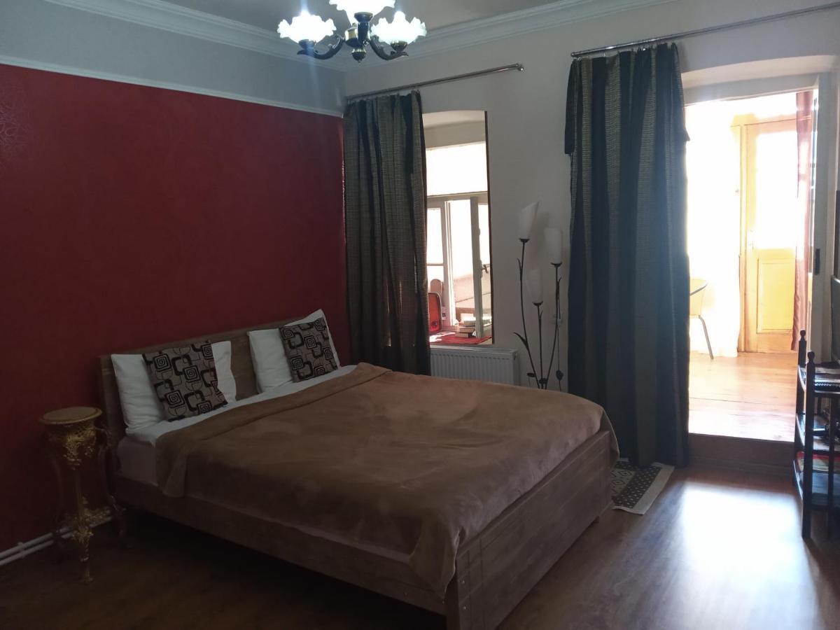 Apartment In The Heart Of Old Тбілісі Екстер'єр фото